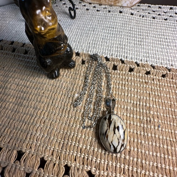 Oval Peanut Jasper Pendant in Silver 925 Setting on Silver Copper Chain - Picture 9 of 14